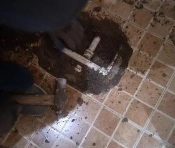 桐庐卫生间漏水维修公司为您分享下卫生间渗水如何处理及注意事项